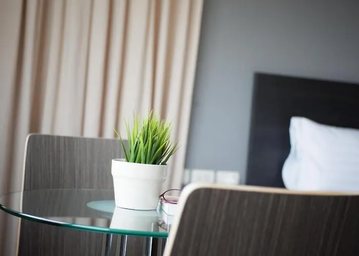 14 Living Hotel 3*